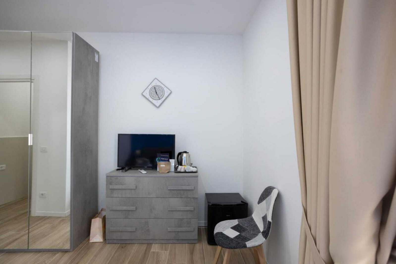Giuly Suites & Rooms Neapol Zewnętrze zdjęcie