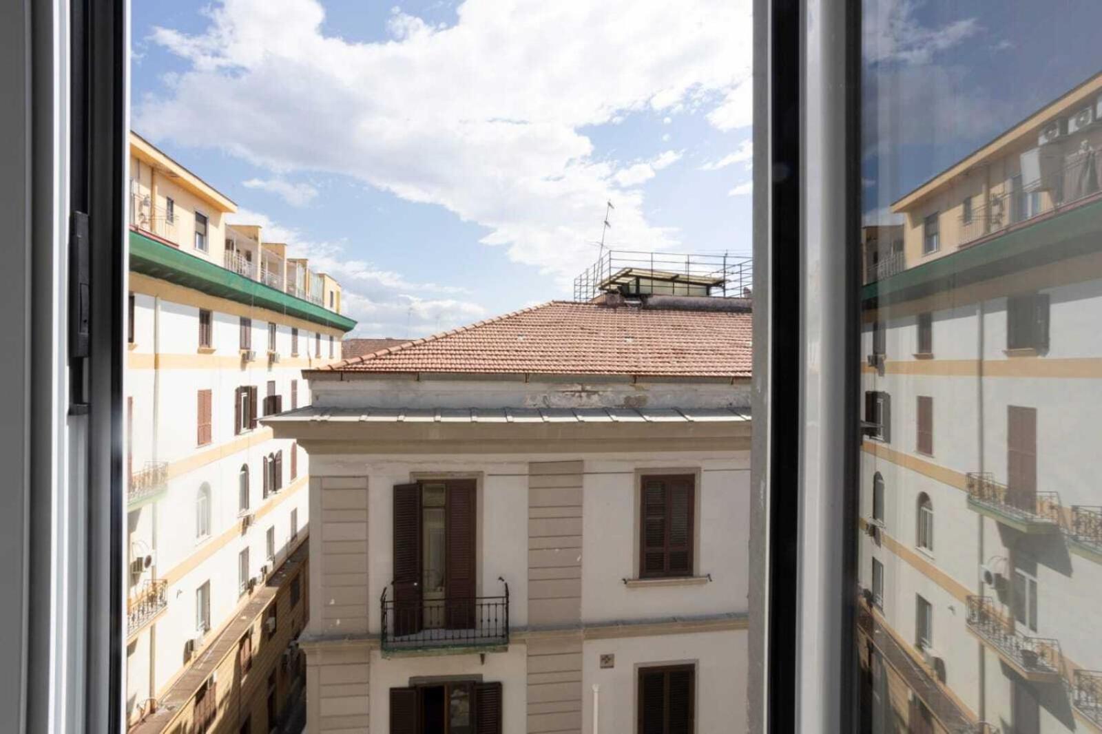 Giuly Suites & Rooms Neapol Zewnętrze zdjęcie