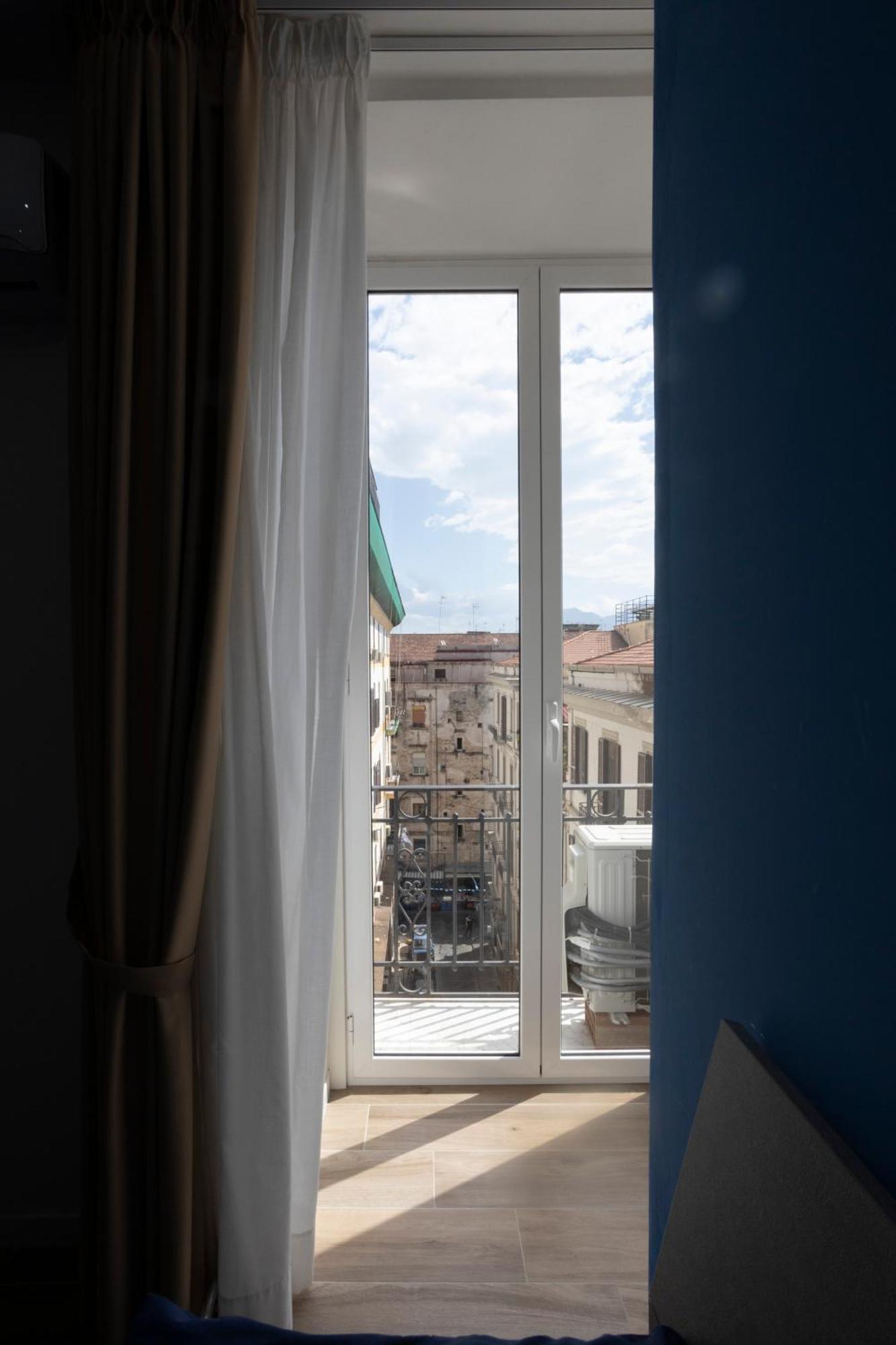 Giuly Suites & Rooms Neapol Zewnętrze zdjęcie