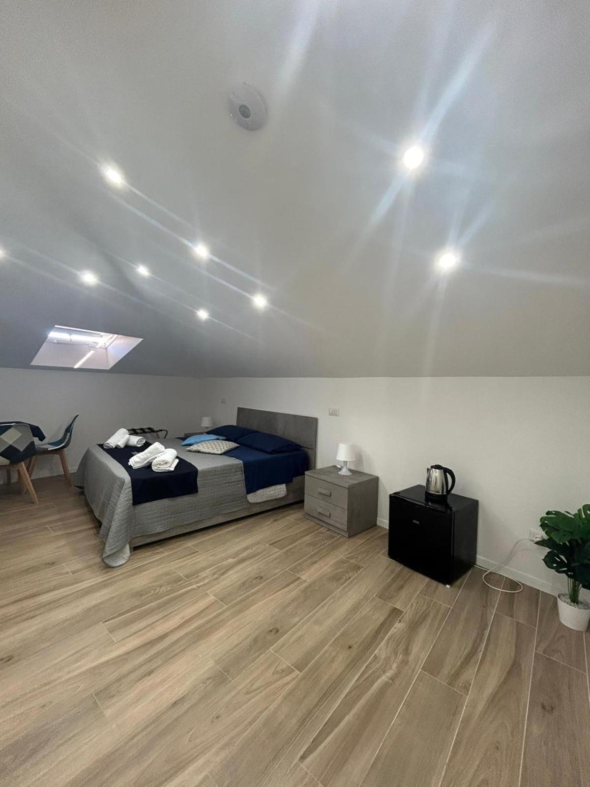 Giuly Suites & Rooms Neapol Zewnętrze zdjęcie