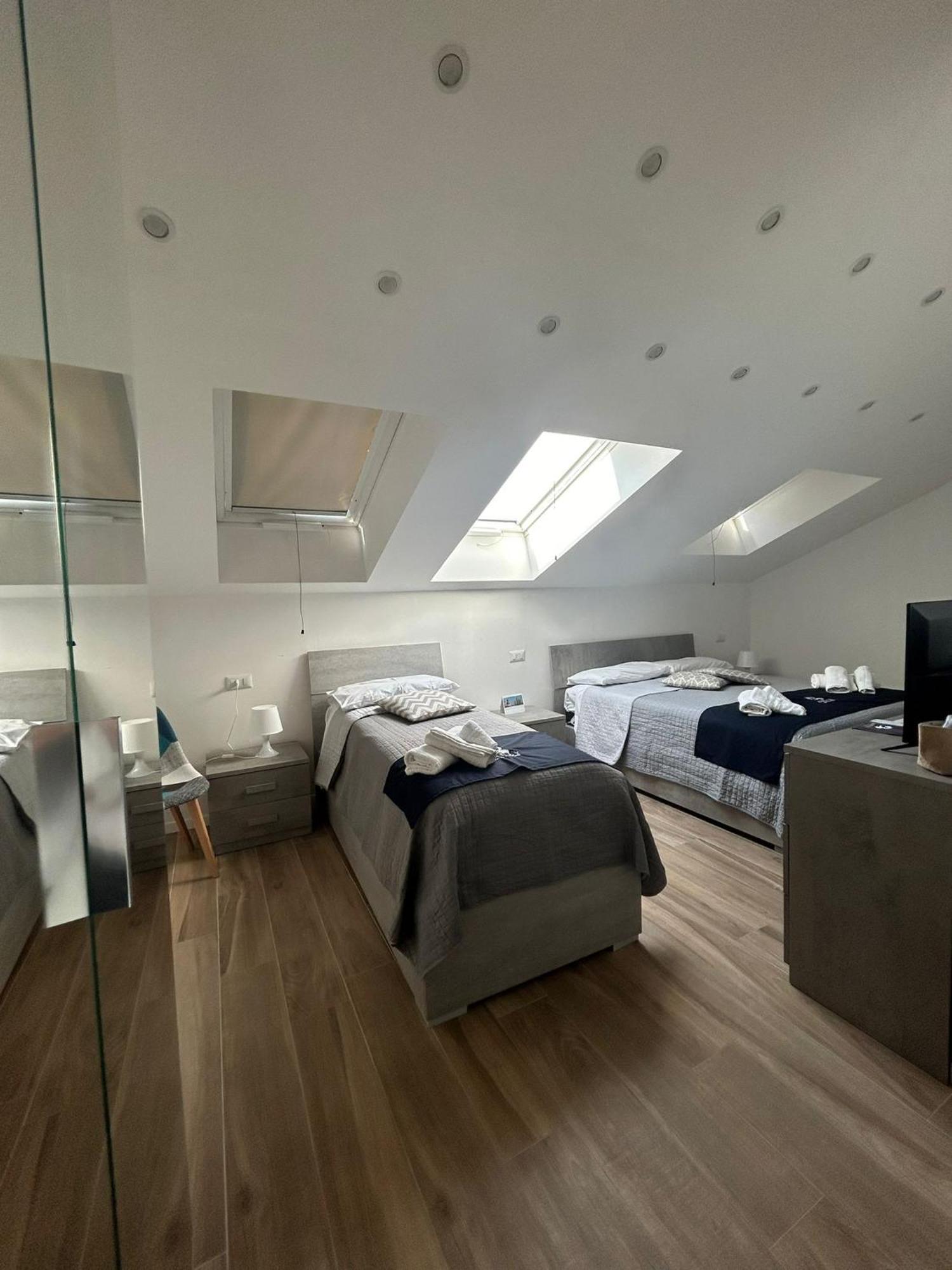 Giuly Suites & Rooms Neapol Zewnętrze zdjęcie